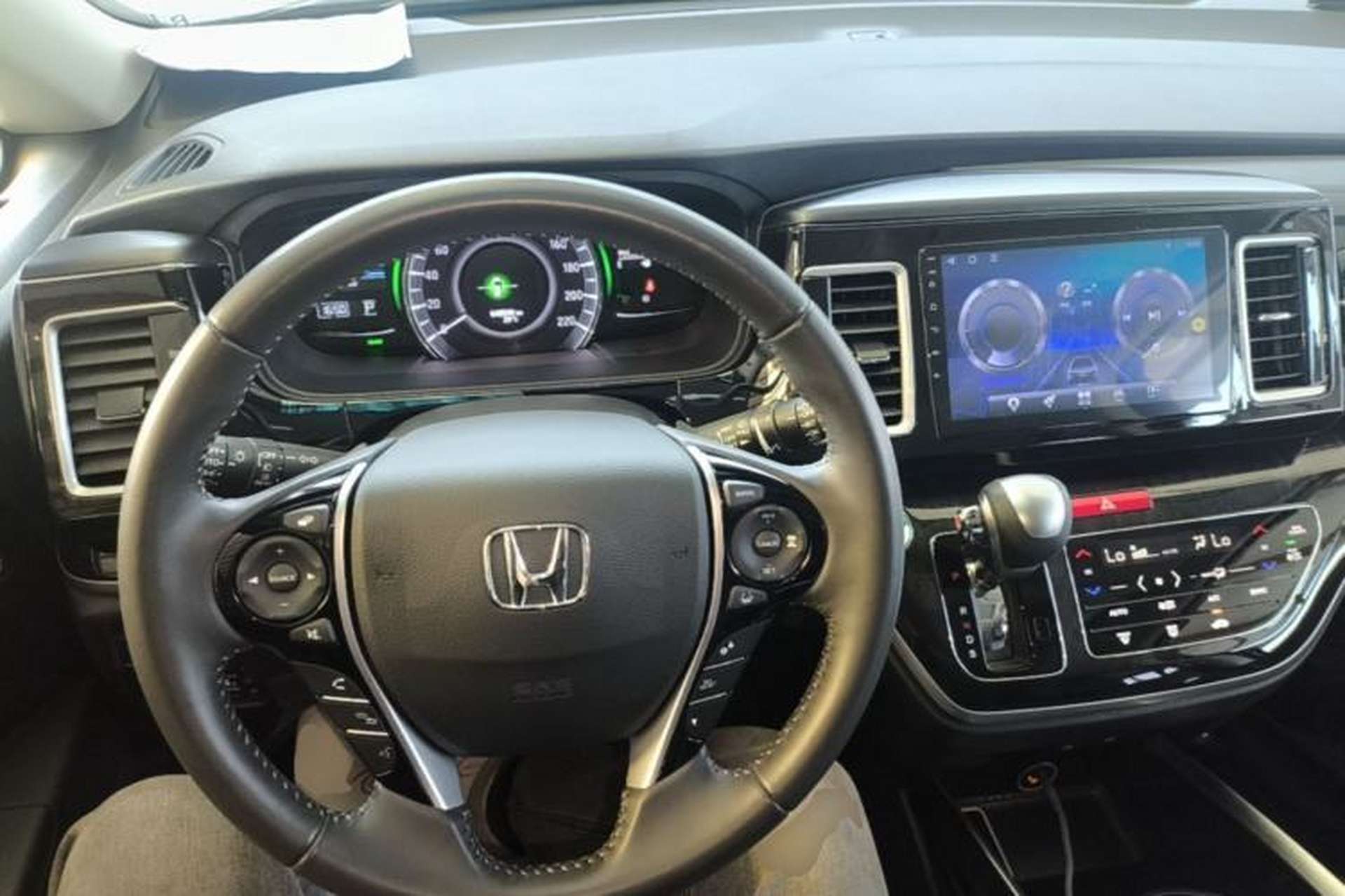 Used Honda Elysion 2019 2.0L Hybrid Luxury Edition Center Console
