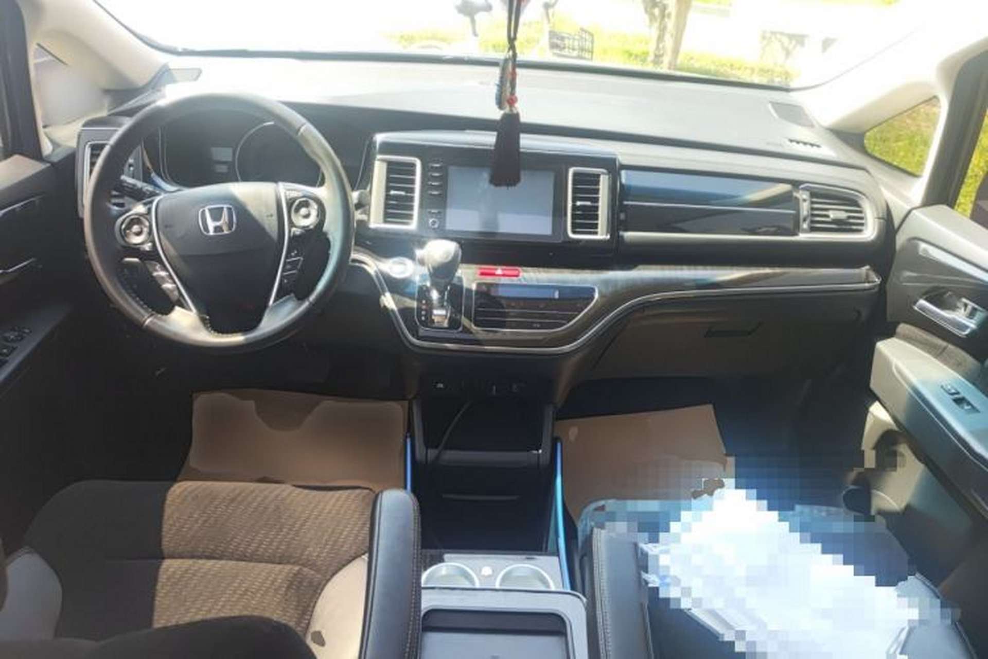 Used Honda Elysion 2019 2.0L Hybrid Comfort Edition Center Console