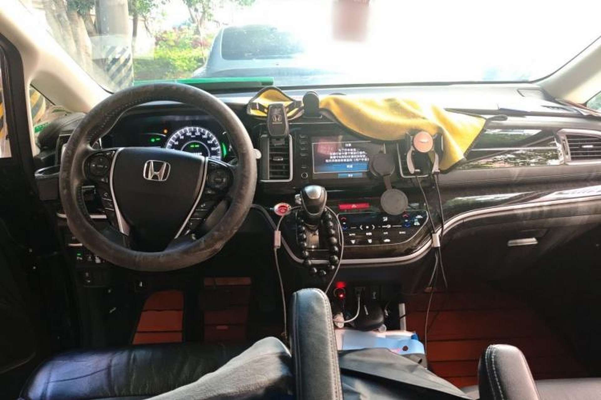 Used Honda Elysion 2019 2.0L Hybrid Luxury Edition Center Console