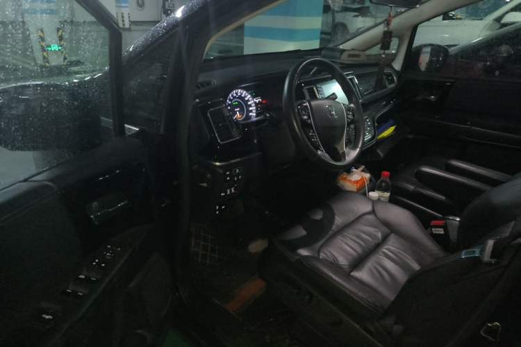Used Honda Elysion 2019 2.0L Hybrid Luxury Edition Driver Seat