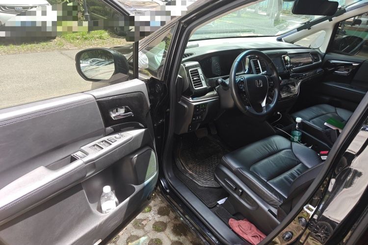 Used Honda Elysion 2019 2.0L Hybrid Luxury Edition Driver Seat