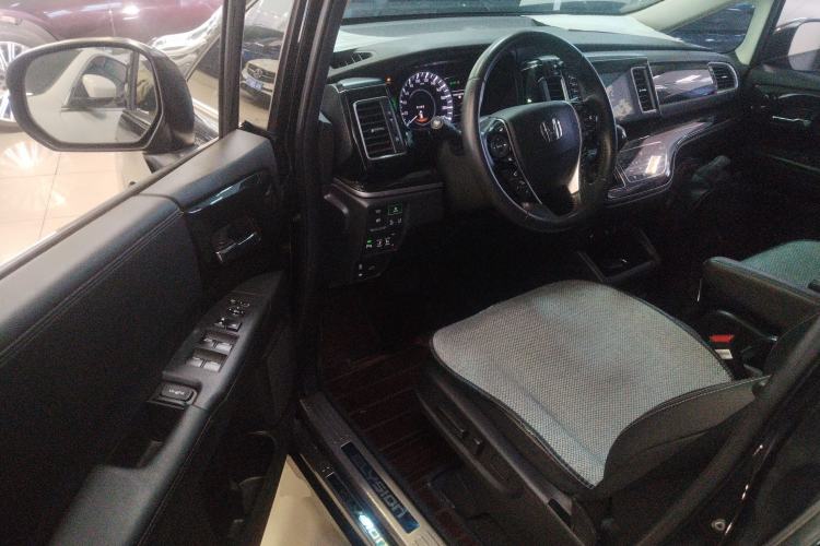 Used Honda Elysion 2019 2.0L Hybrid Luxury Edition Driver Seat