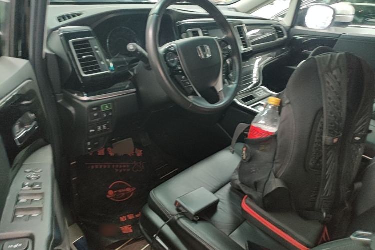 Used Honda Elysion 2019 2.0L Hybrid Luxury Edition Driver Seat
