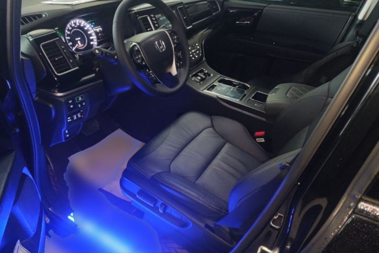 Used Honda Elysion 2019 2.0L Hybrid Luxury Edition Driver Seat