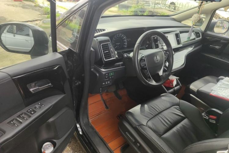 Used Honda Elysion 2019 2.0L Hybrid Luxury Edition Driver Seat