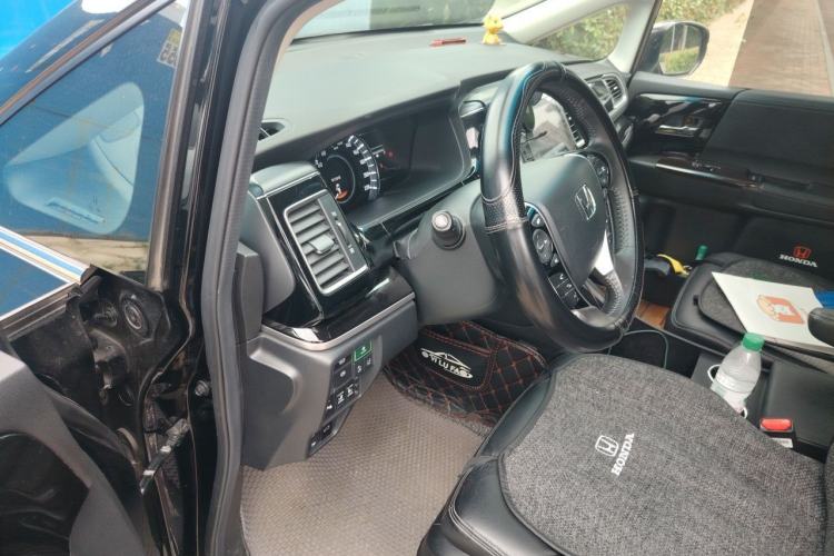 Used Honda Elysion 2019 2.0L Hybrid Luxury Edition Driver Seat