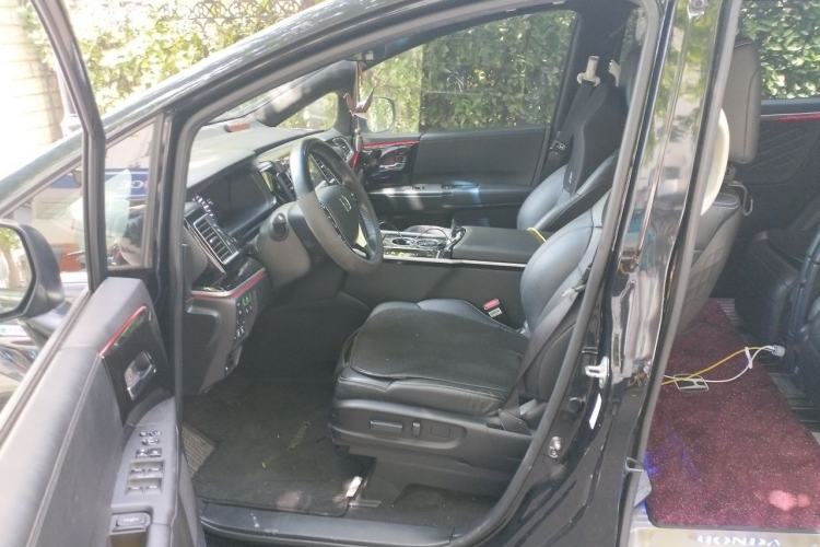 Used Honda Elysion 2019 2.0L Hybrid Luxury Edition Driver Seat