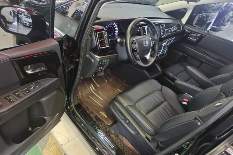 Used Honda Elysion 2019 2.0L Hybrid Luxury Edition Driver Seat