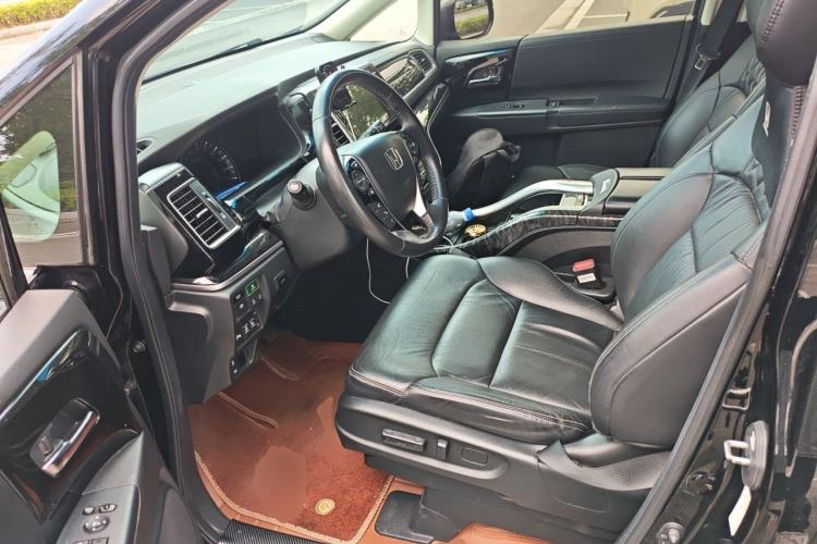 Used Honda Elysion 2019 2.0L Hybrid Luxury Edition Driver Seat