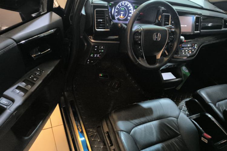 Used Honda Elysion 2019 2.0L Hybrid Luxury Edition Driver Seat