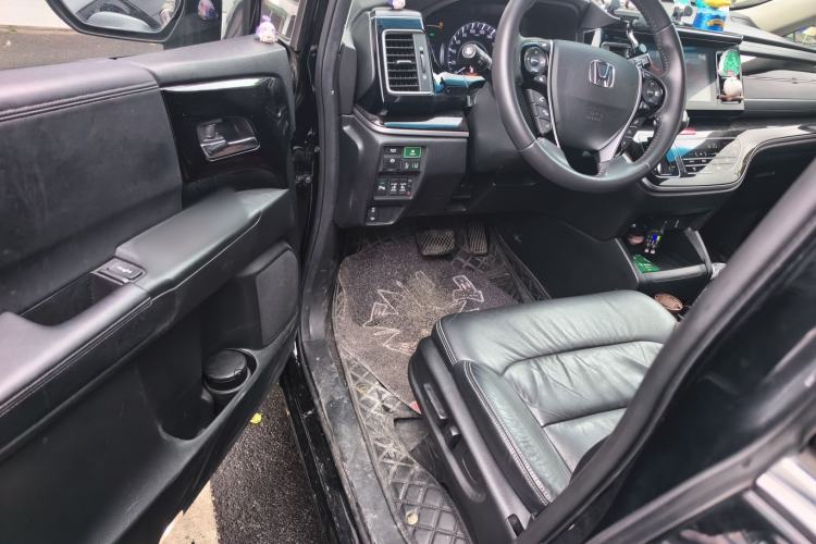 Used Honda Elysion 2019 2.0L Hybrid Luxury Edition Driver Seat