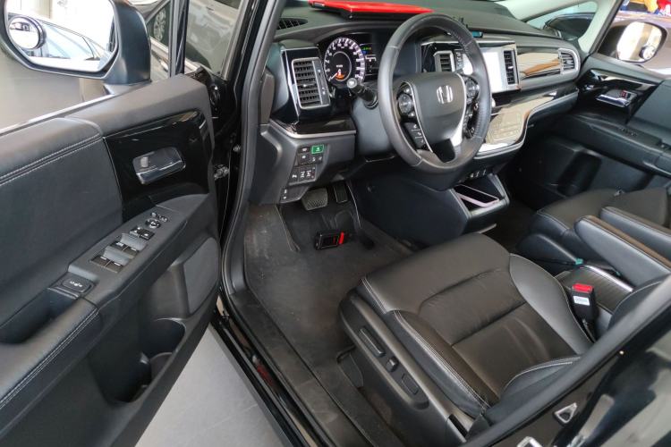 Used Honda Elysion 2019 2.0L Hybrid Luxury Edition Driver Seat