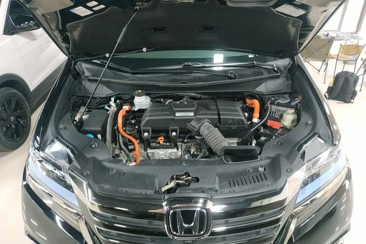 Used Honda Elysion 2019 2.0L Hybrid Supreme Edition Engine Bay