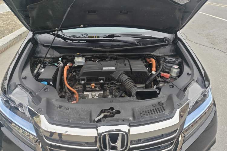 Used Honda Elysion 2019 2.0L Hybrid Luxury Edition Engine Bay