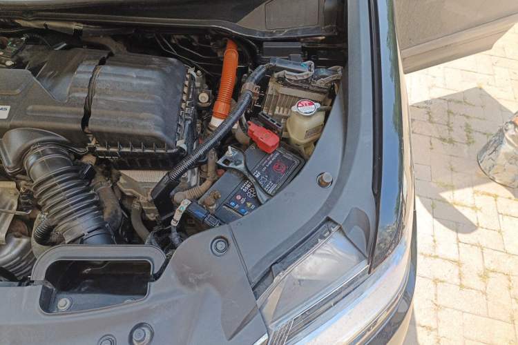 Used Honda Elysion 2019 2.0L Hybrid Luxury Edition Engine Bay Left