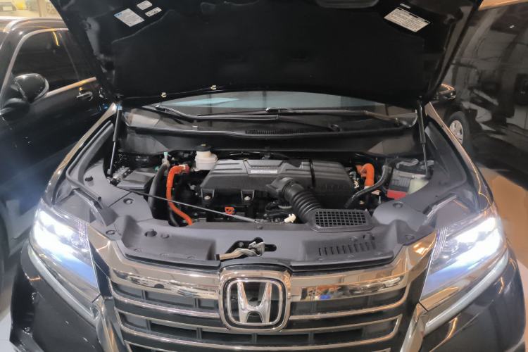 Used Honda Elysion 2019 2.0L Hybrid Luxury Edition Engine Bay