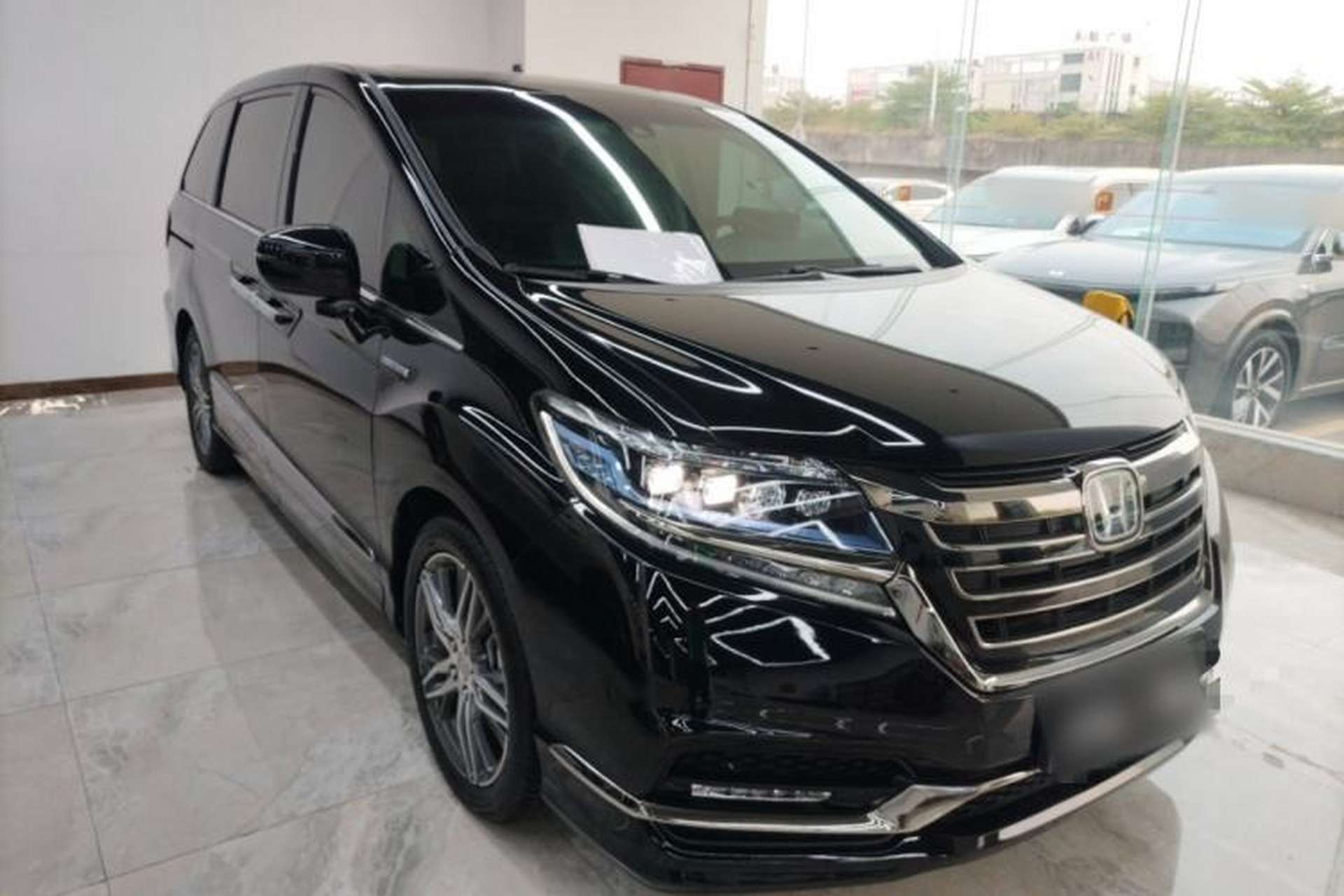 Used Honda Elysion 2019 2.0L Hybrid Luxury Edition Exterior 1