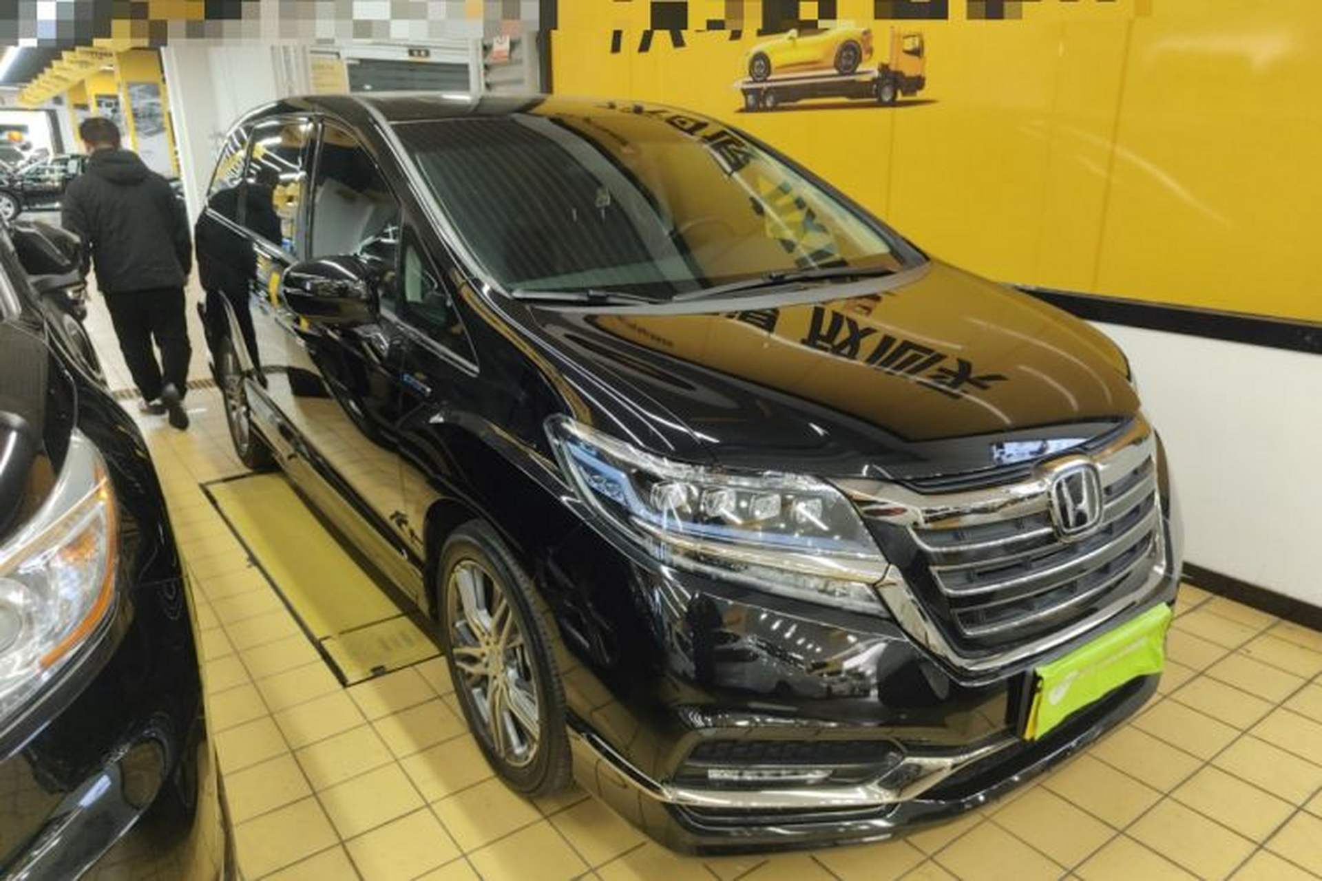 Used Honda Elysion 2019 2.0L Hybrid Luxury Edition Exterior 1