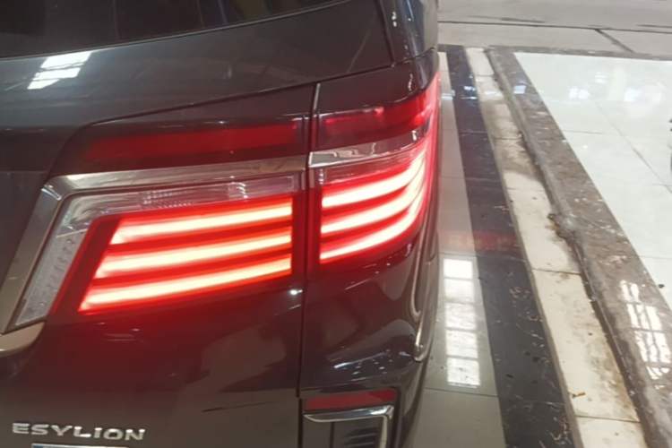 Used Honda Elysion 2019 2.0L Hybrid Supreme Edition Exterior 1
