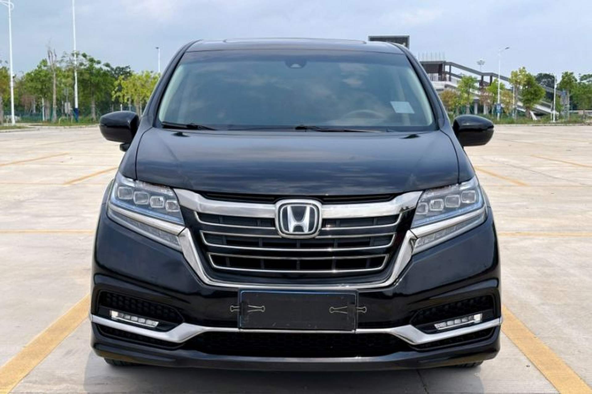 Used Honda Elysion 2019 2.0L Hybrid Luxury Edition Exterior 1