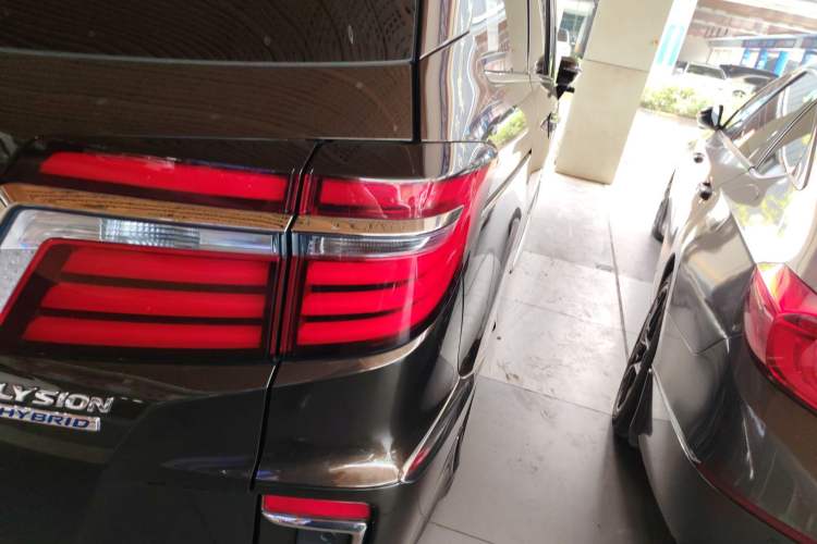 Used Honda Elysion 2019 2.0L Hybrid Luxury Edition Exterior 3