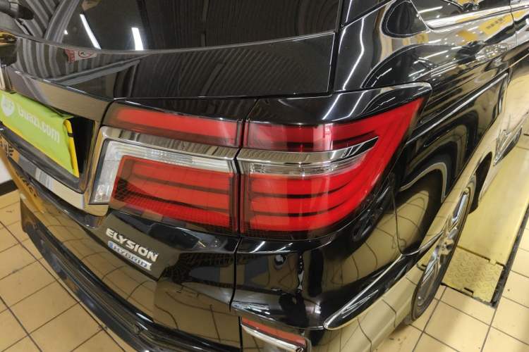 Used Honda Elysion 2019 2.0L Hybrid Luxury Edition Exterior 3