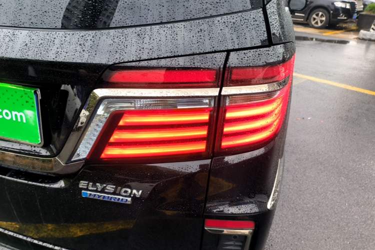Used Honda Elysion 2019 2.0L Hybrid Luxury Edition Exterior 3