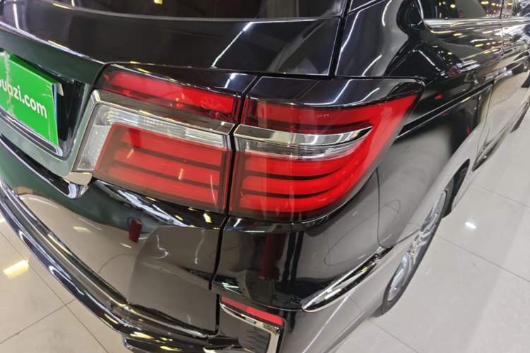 Used Honda Elysion 2019 2.0L Hybrid Luxury Edition Exterior 3