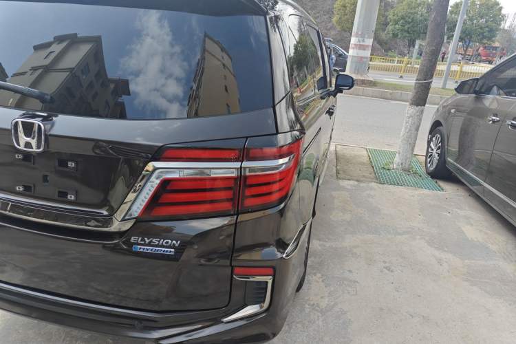 Used Honda Elysion 2019 2.0L Hybrid Luxury Edition Exterior 3