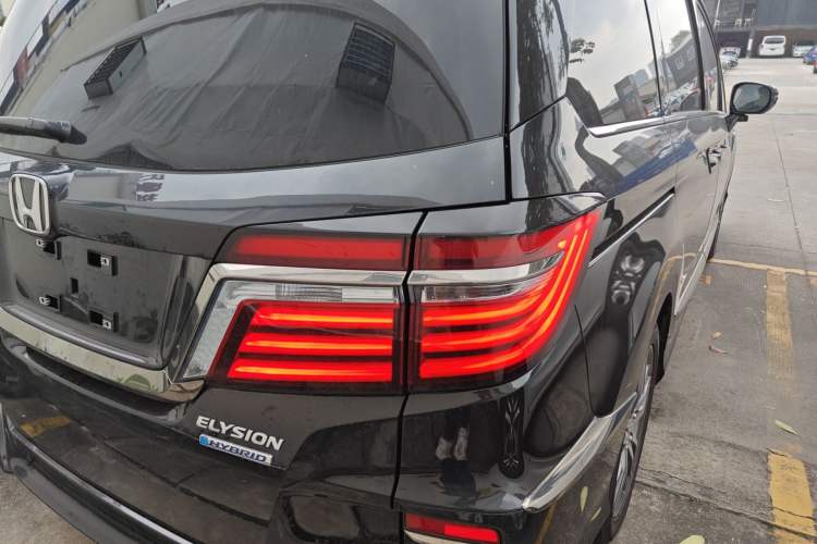 Used Honda Elysion 2019 2.0L Hybrid Luxury Edition Exterior 3