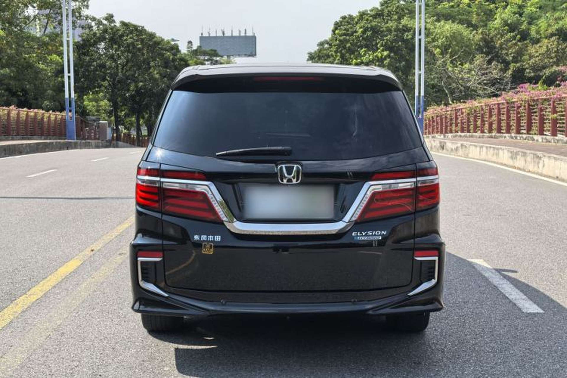 Used Honda Elysion 2019 2.0L Hybrid Luxury Edition Exterior 4