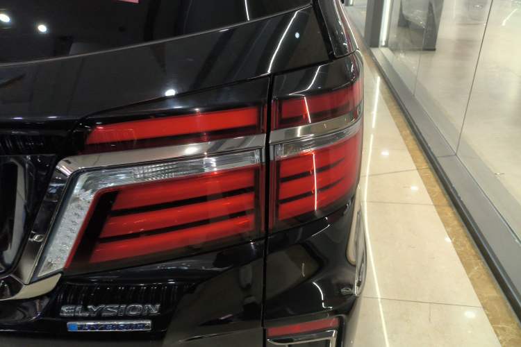 Used Honda Elysion 2019 2.0L Hybrid Luxury Edition Exterior 6