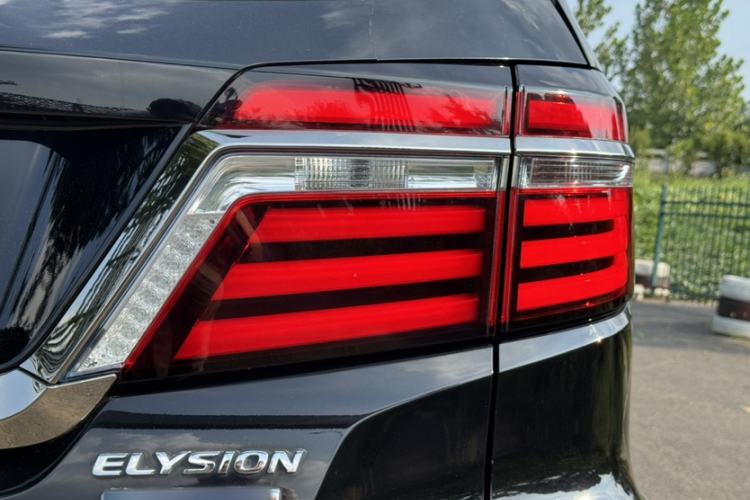 Used Honda Elysion 2019 2.0L Hybrid Luxury Edition Exterior 7