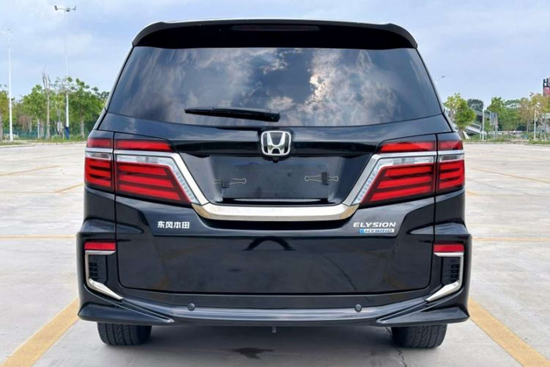 Used Honda Elysion 2019 2.0L Hybrid Luxury Edition Exterior 8