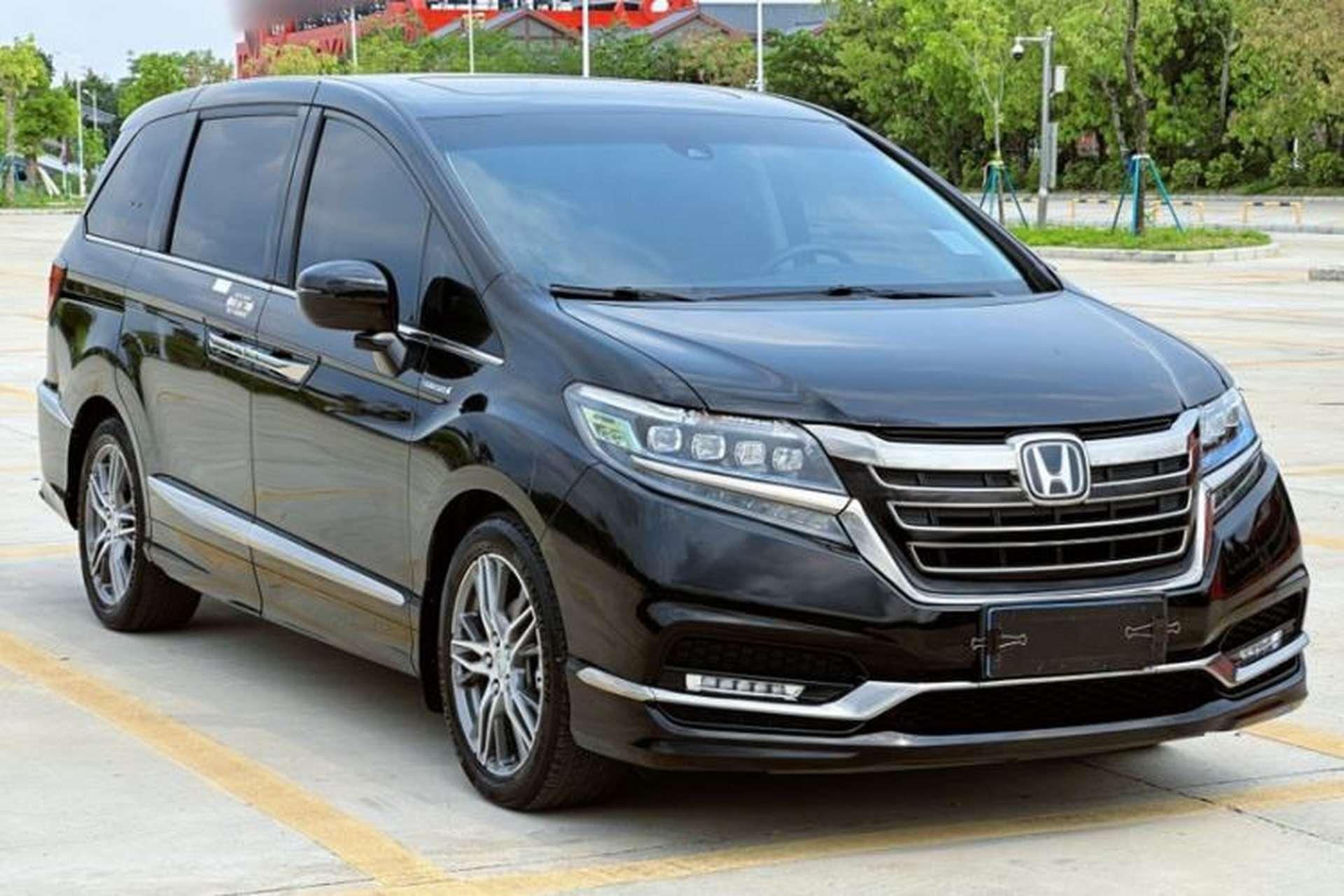 Used Honda Elysion 2019 2.0L Hybrid Luxury Edition Exterior 9