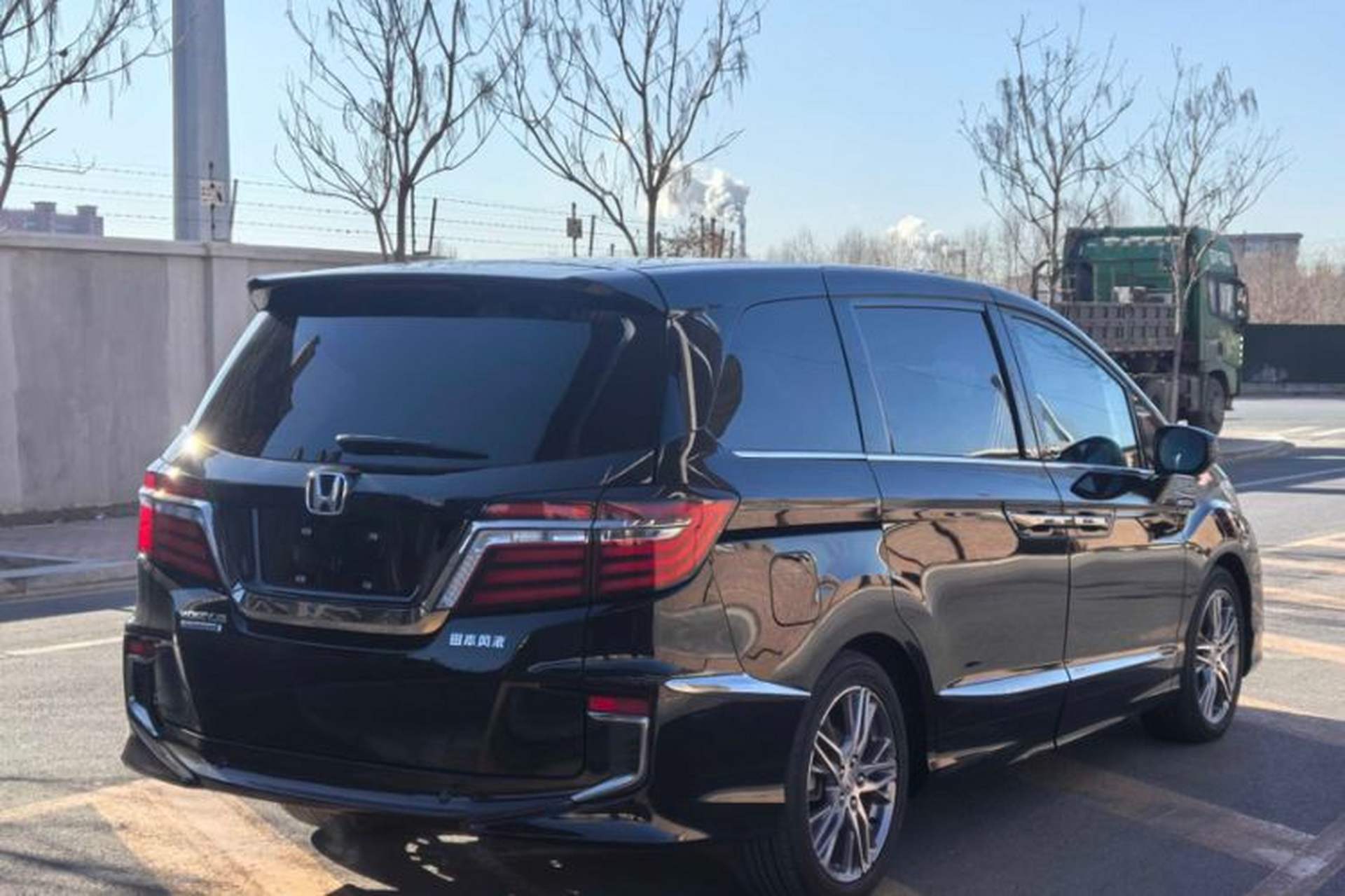 Used Honda Elysion 2019 2.0L Hybrid Luxury Edition Exterior 9