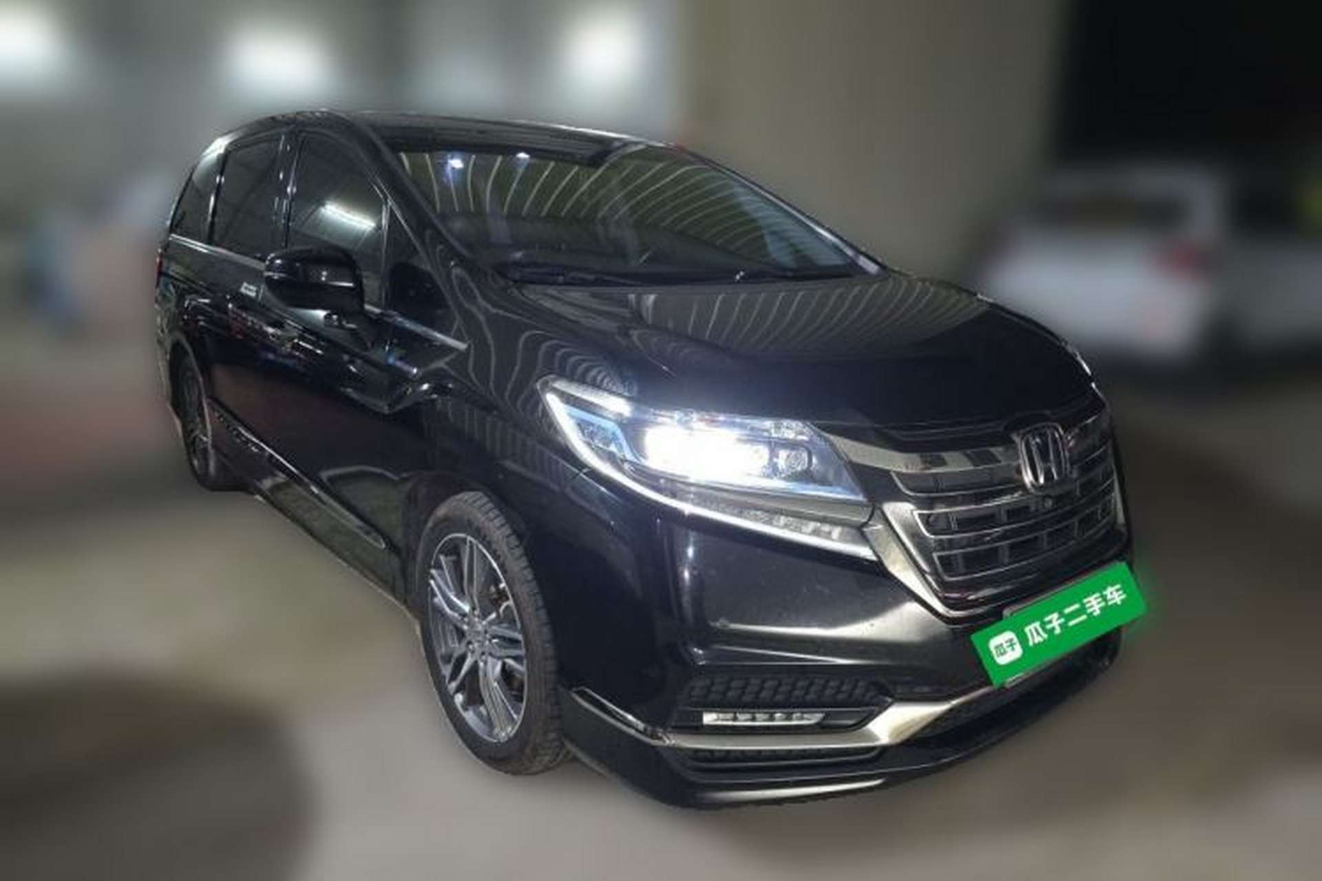 Used Honda Elysion 2019 2.0L Hybrid Supreme Edition Front Right 45 Deg