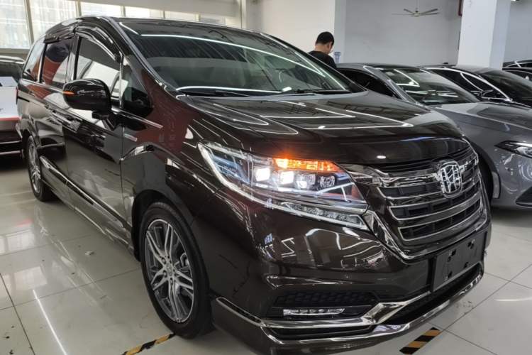 Used Honda Elysion 2019 2.0L Hybrid Luxury Edition Front Right 45 Deg