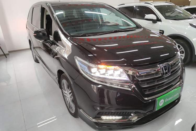 Used Honda Elysion 2019 2.0L Hybrid Luxury Edition Front Right 45 Deg