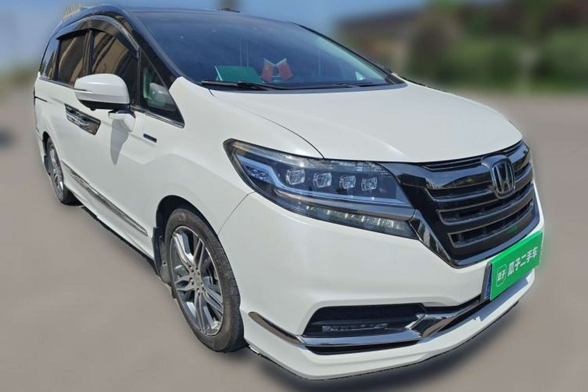 Used Honda Elysion 2019 2.0L Hybrid Luxury Edition Front Right 45 Deg