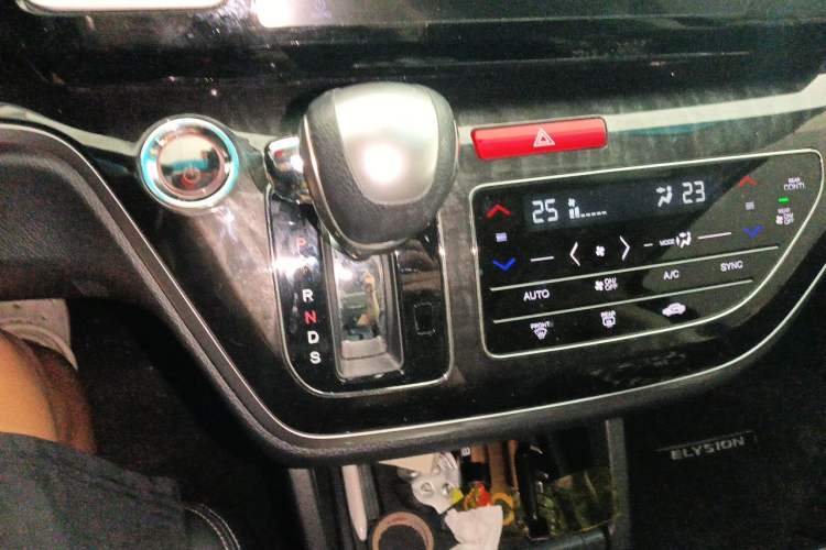 Used Honda Elysion 2019 2.0L Hybrid Luxury Edition Gear Lever