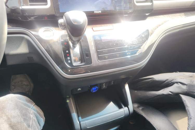 Used Honda Elysion 2019 2.0L Hybrid Luxury Edition Gear Lever