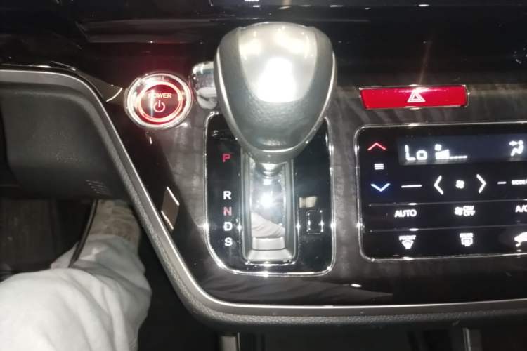 Used Honda Elysion 2019 2.0L Hybrid Luxury Edition Gear Lever