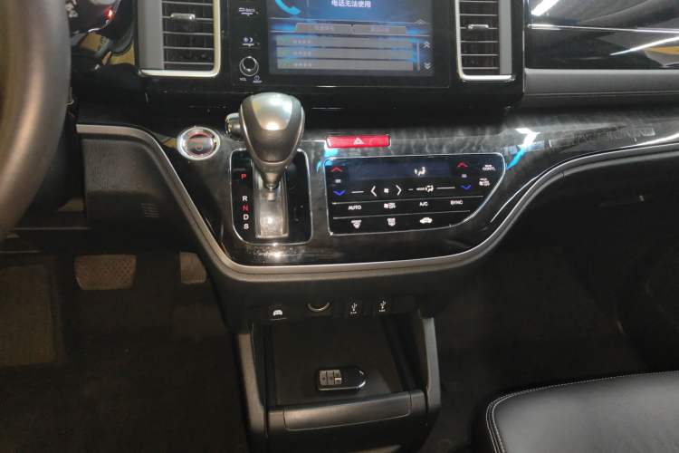 Used Honda Elysion 2019 2.0L Hybrid Luxury Edition Gear Lever