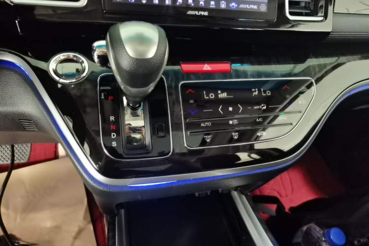 Used Honda Elysion 2019 2.0L Hybrid Luxury Edition Gear Lever