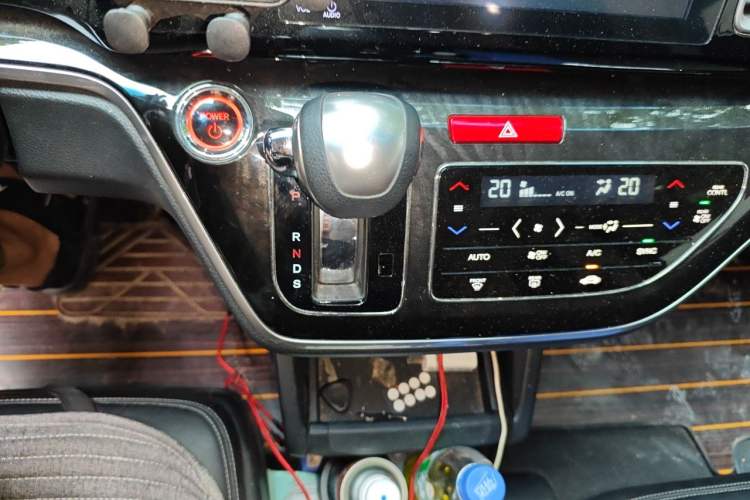 Used Honda Elysion 2019 2.0L Hybrid Luxury Edition Gear Lever