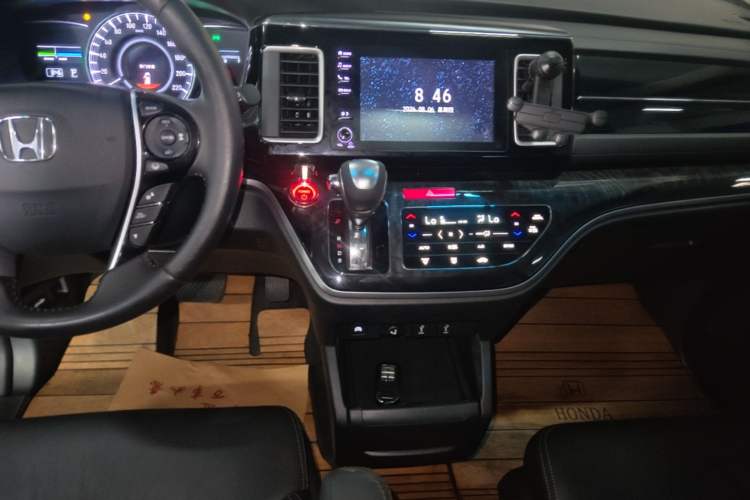 Used Honda Elysion 2019 2.0L Hybrid Luxury Edition Gear Lever