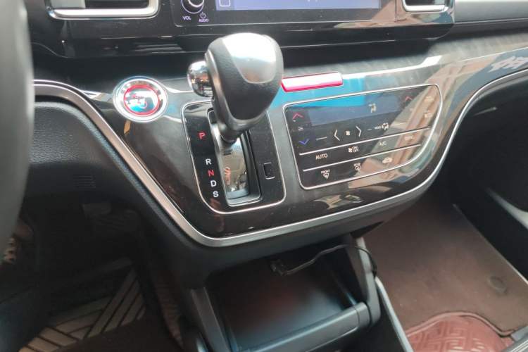 Used Honda Elysion 2019 2.0L Hybrid Luxury Edition Gear Lever