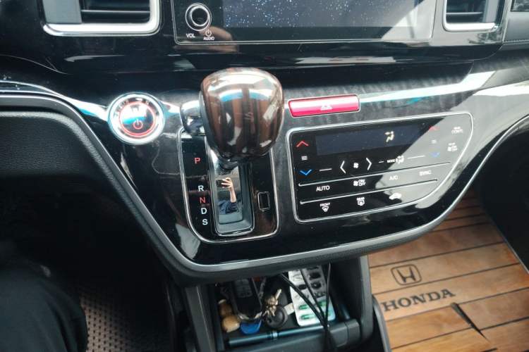 Used Honda Elysion 2019 2.0L Hybrid Luxury Edition Gear Lever