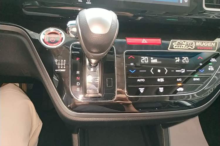 Used Honda Elysion 2019 2.0L Hybrid Luxury Edition Gear Lever